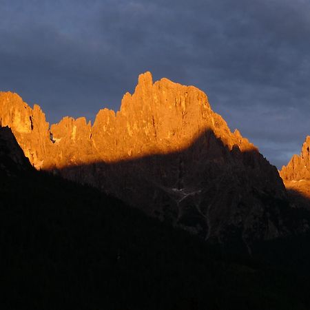 Albergo Centrale San Martino Di Castrozza Exterior foto