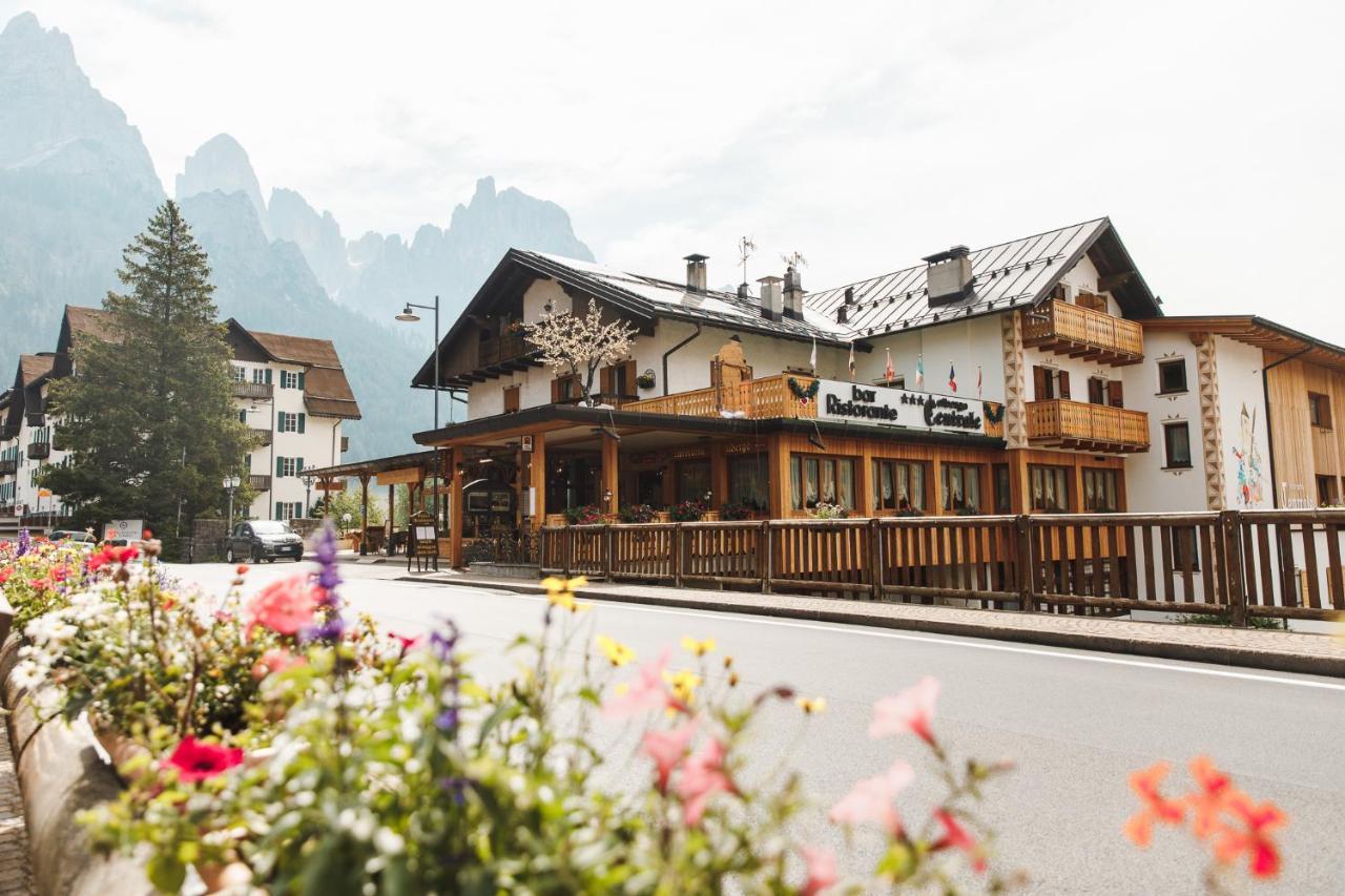 Albergo Centrale San Martino Di Castrozza Exterior foto