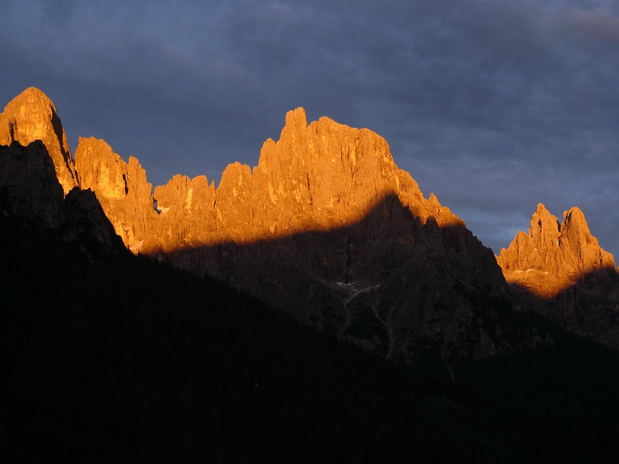 Albergo Centrale San Martino Di Castrozza Exterior foto