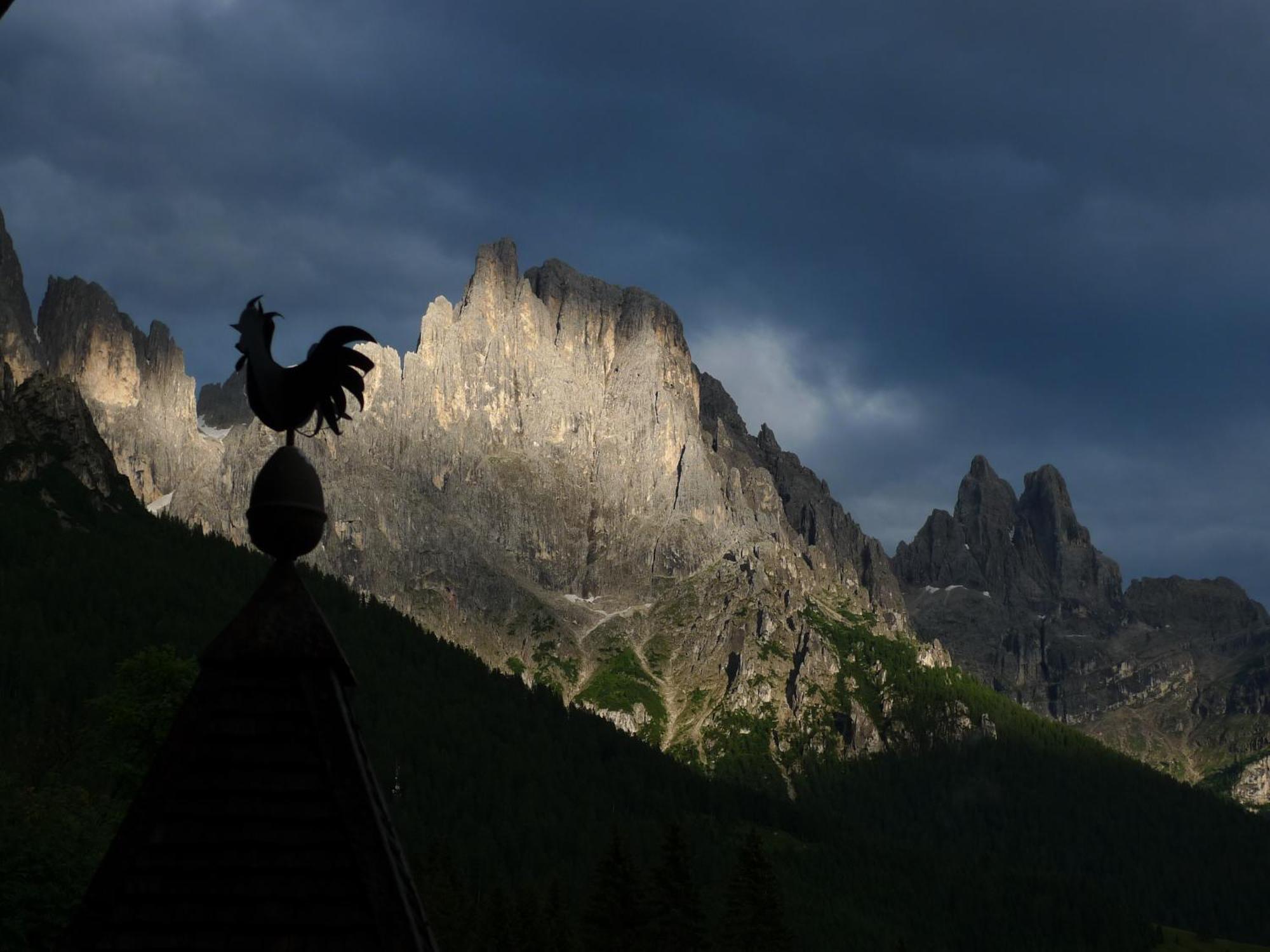 Albergo Centrale San Martino Di Castrozza Exterior foto