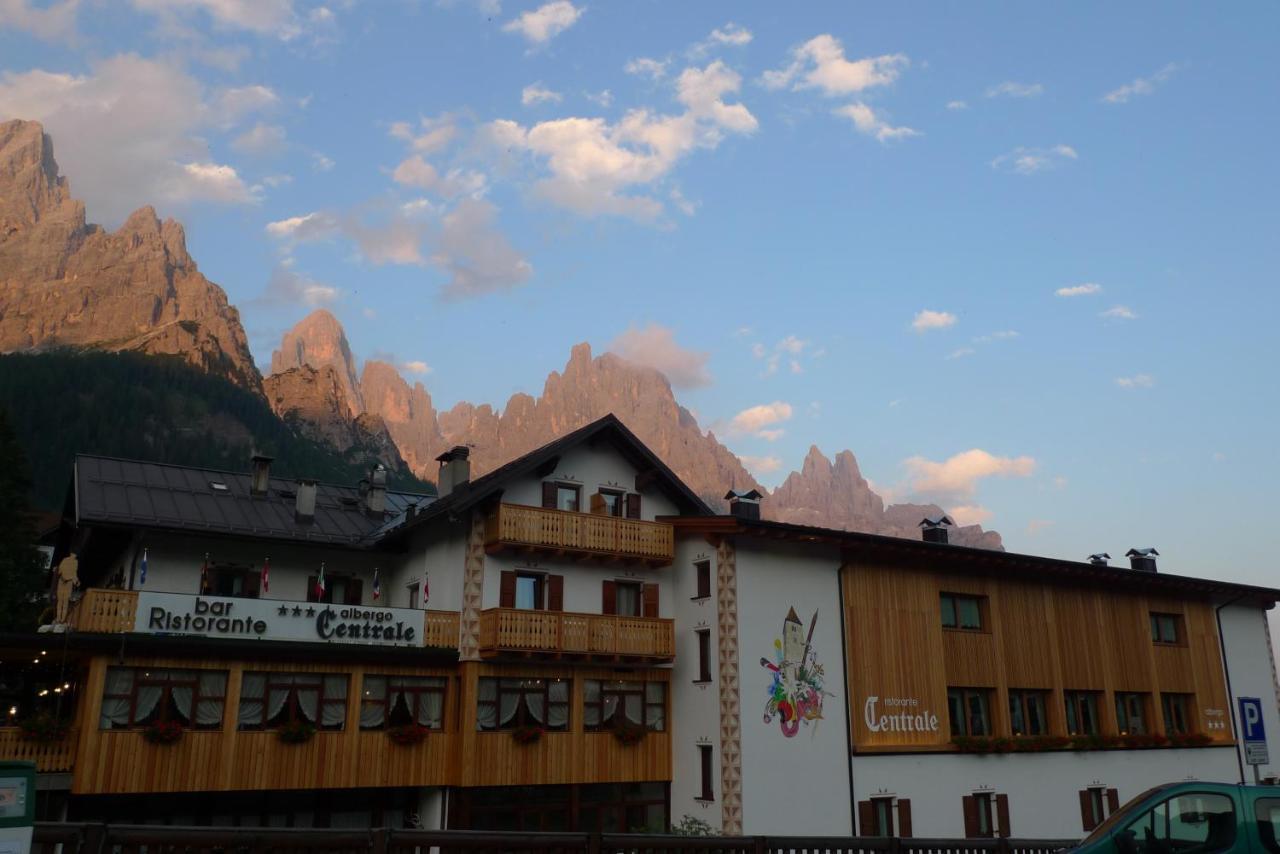 Albergo Centrale San Martino Di Castrozza Exterior foto